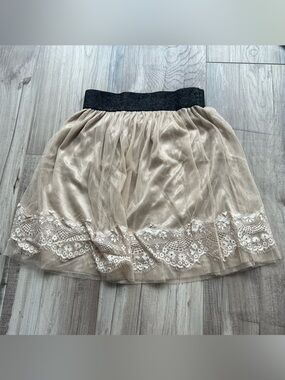 Forever 21 Muted Gold Lace-Trim Tulle Skirt with Black Sparkly Elastic Waistband
